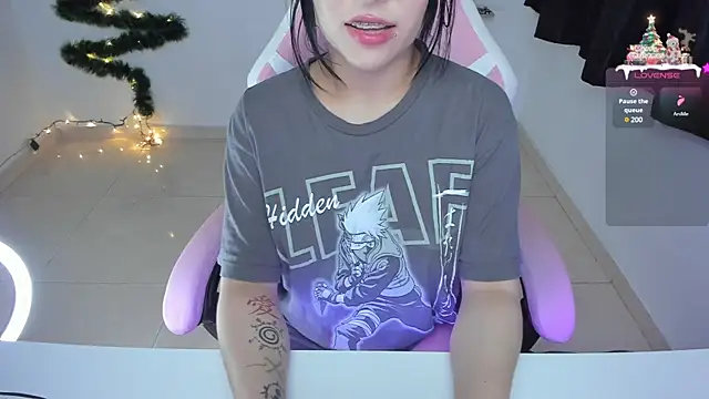 misshoneyxxx online show from December 19, 3:07 am