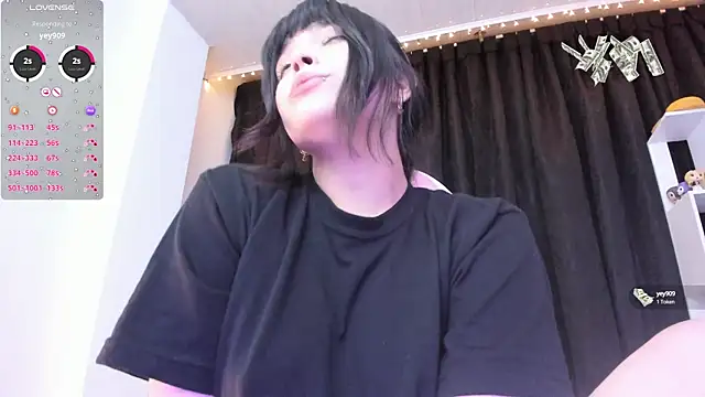 misshoneyxxx online show from March 11, 4:10 am