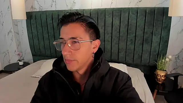 Andy Joy  online show from October 4, 11:08 am