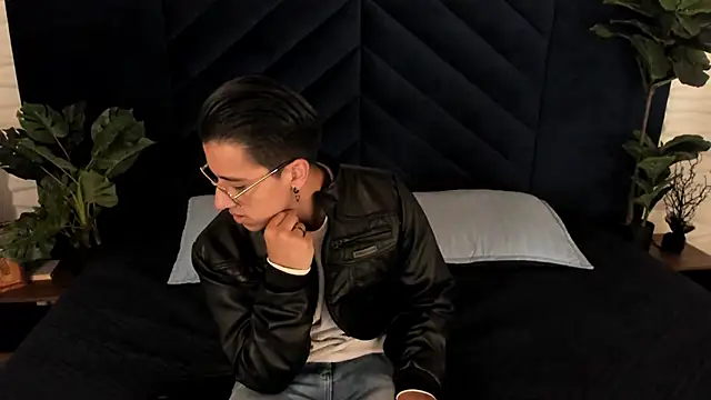 Andy Joy  online show from October 8, 11:08 am