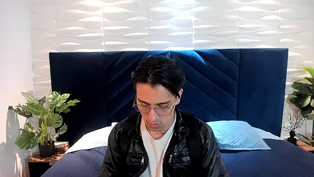 Snapshot of Andy_Joy_ chatting on June 26, 11:03 am Andy Joy online show from June 26, 11:03 am