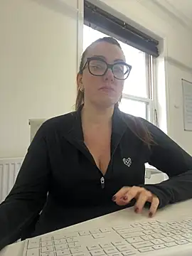 Snapshot of Miss_Stassi chatting on February 3, 9:41 am Miss Stassi online show from February 3, 9:41 am