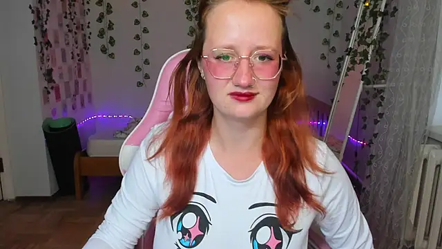 Snapshot of KrisTyBooBsin chatting on September 18, 1:13 pm KrisTyBooBsin online show from September 18, 1:13 pm