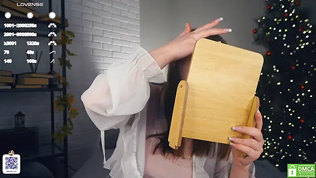 LindaFarmer online show from January 7, 4:39 am