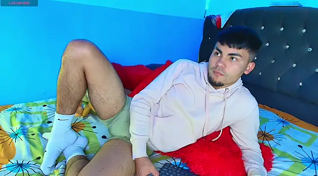 Snapshot of kalivan_voinesscu chatting on December 9, 5:29 am kalivan voinesscu online show from December 9, 5:29 am