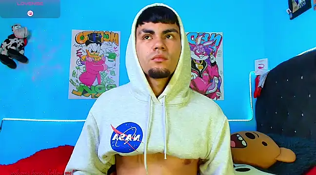 Snapshot of kalivan_voinesscu chatting on December 13, 1:55 pm kalivan voinesscu online show from December 13, 1:55 pm