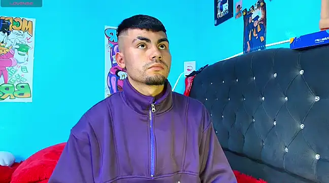 Snapshot of kalivan_voinesscu chatting on January 15, 4:47 am kalivan voinesscu online show from January 15, 4:47 am