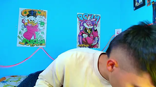 Snapshot of kalivan_voinesscu chatting on February 19, 6:55 am kalivan voinesscu online show from February 19, 6:55 am