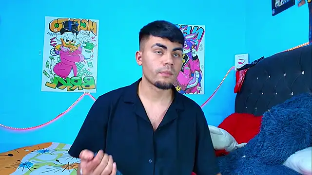 Snapshot of kalivan_voinesscu chatting on February 20, 6:06 am kalivan voinesscu online show from February 20, 6:06 am