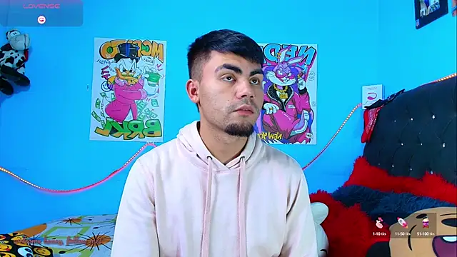 Snapshot of kalivan_voinesscu chatting on February 24, 7:33 am kalivan voinesscu online show from February 24, 7:33 am