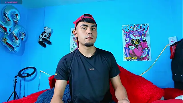 Snapshot of kalivan_voinesscu chatting on March 21, 6:05 am kalivan voinesscu online show from March 21, 6:05 am