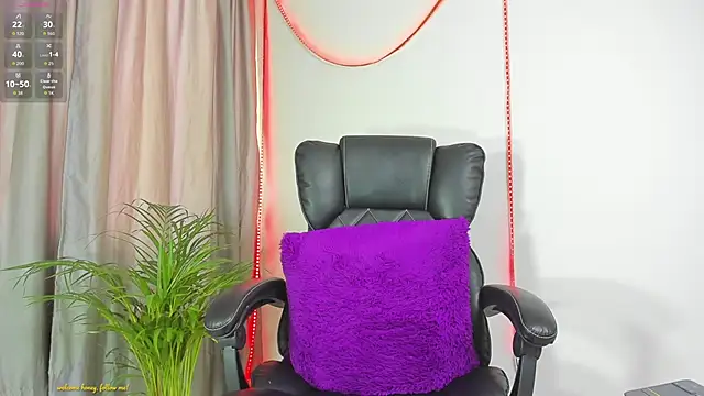 Snapshot of kalivan_voinesscu chatting on October 26, 10:04 pm kalivan voinesscu online show from October 26, 10:04 pm