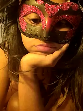 Bella Luna18 online show from March 7, 6:00 pm