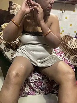 Snapshot of Tameesh_sexy_mistress chatting on May 10, 10:20 am Tameesh sexy mistress online show from May 10, 10:20 am