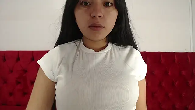 Snapshot of CarolineBrunx chatting on January 6, 4:26 am CarolineBrunx online show from January 6, 4:26 am