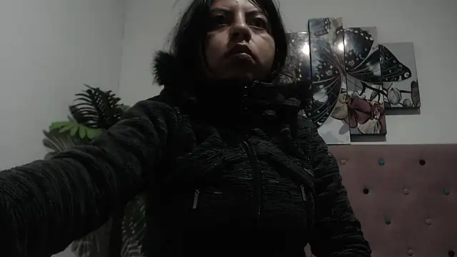 Snapshot of CarolineBrunx chatting on March 5, 7:38 am CarolineBrunx online show from March 5, 7:38 am
