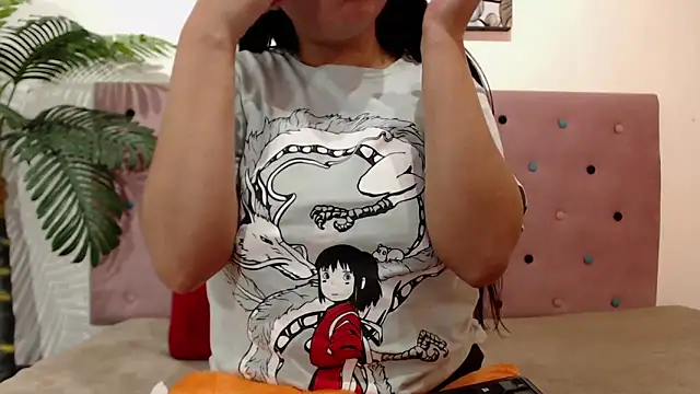 Snapshot of CarolineBrunx chatting on March 6, 3:02 pm CarolineBrunx online show from March 6, 3:02 pm