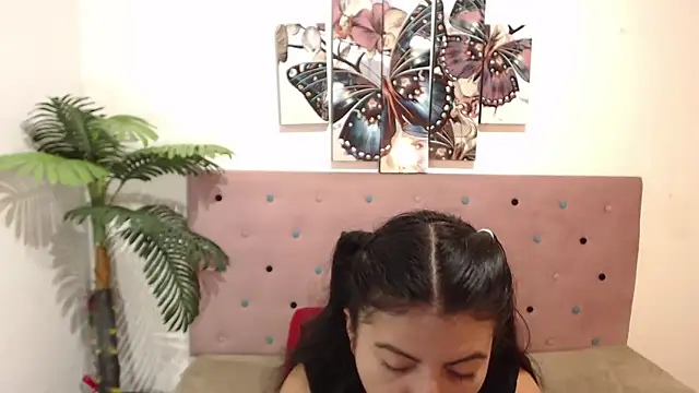 Snapshot of CarolineBrunx chatting on March 16, 4:20 am CarolineBrunx online show from March 16, 4:20 am