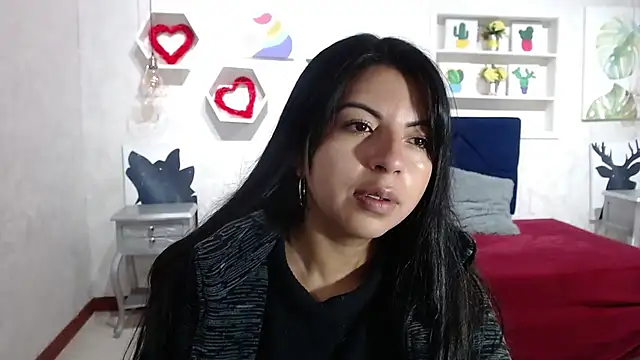 Snapshot of CarolineBrunx chatting on November 2, 4:37 am CarolineBrunx online show from November 2, 4:37 am