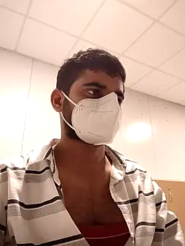 Snapshot of Ishan003 chatting on December 12, 5:04 pm Ishan003 online show from December 12, 5:04 pm