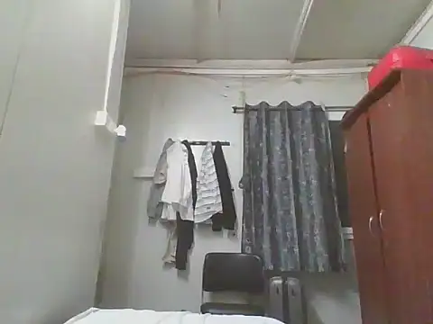 Snapshot of Ishan003 chatting on February 12, 6:09 pm Ishan003 online show from February 12, 6:09 pm