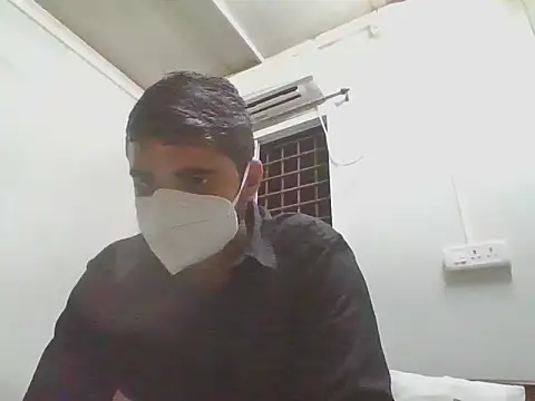 Snapshot of Ishan003 chatting on February 13, 5:01 pm Ishan003 online show from February 13, 5:01 pm