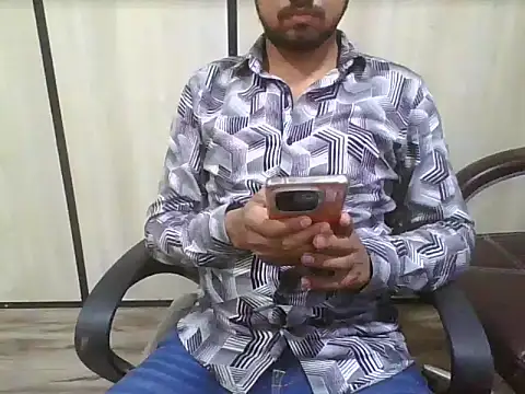 Snapshot of Ishan003 chatting on February 15, 9:05 am Ishan003 online show from February 15, 9:05 am