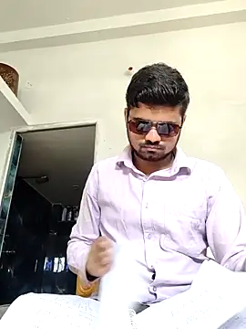 Snapshot of Ishan003 chatting on June 1, 4:25 am Ishan003 online show from June 1, 4:25 am