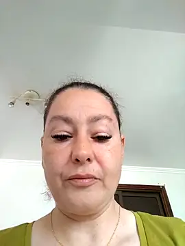 Snapshot of RamyLove36 chatting on April 1, 1:41 pm RamyLove36 online show from April 1, 1:41 pm