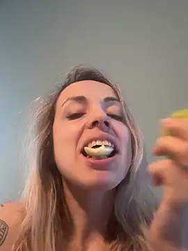 Annelibre online show from November 22, 6:45 am