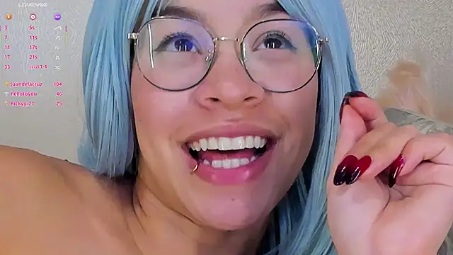 KimHiltton online show from March 19, 10:11 am