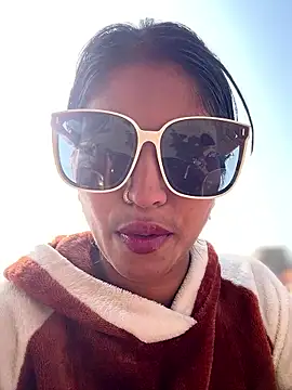 Snapshot of DiyAsingHh chatting on January 11, 6:18 am DiyAsingHh online show from January 11, 6:18 am