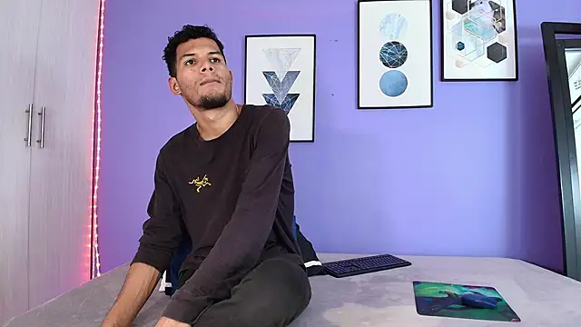 miaa lux online show from February 14, 7:02 pm