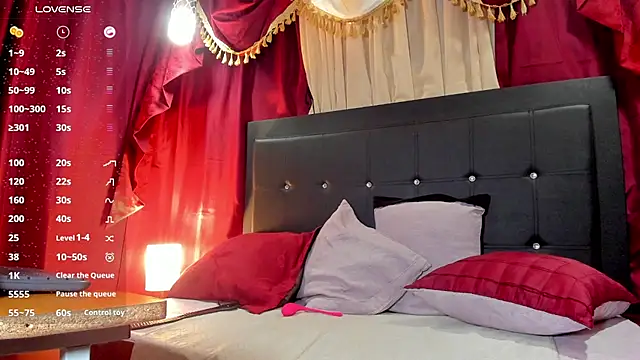 brittany williams  online show from November 29, 4:04 am