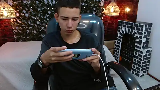 Snapshot of JackSwan18 chatting on December 3, 12:49 pm JackSwan18 online show from December 3, 12:49 pm