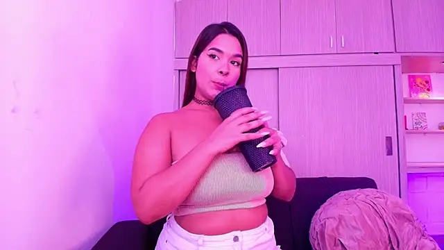 Shenoa1 online show from March 12, 7:06 pm