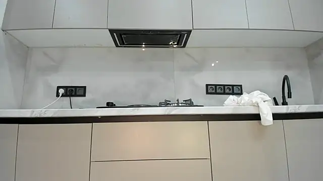 Mia Meow  online show from April 23, 12:29 pm