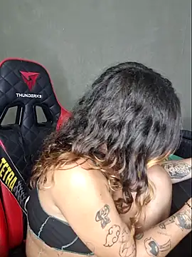 luuhcat09 online show from April 24, 8:22 pm