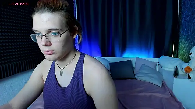 Snapshot of KIKI_Krash chatting on December 25, 2:13 pm KIKI Krash online show from December 25, 2:13 pm