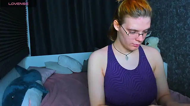 Snapshot of KIKI_Krash chatting on December 27, 10:12 am KIKI Krash online show from December 27, 10:12 am