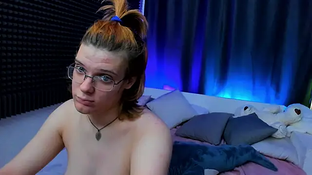 Snapshot of KIKI_Krash chatting on December 30, 5:55 pm KIKI Krash online show from December 30, 5:55 pm