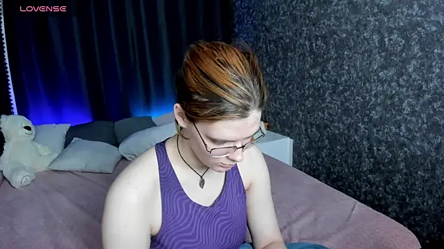 Snapshot of KIKI_Krash chatting on January 9, 4:28 pm KIKI Krash online show from January 9, 4:28 pm