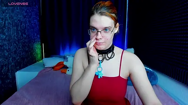 Snapshot of KIKI_Krash chatting on January 11, 1:32 pm KIKI Krash online show from January 11, 1:32 pm