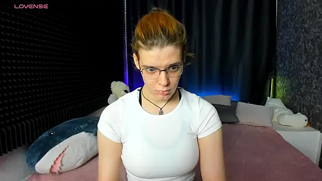 Snapshot of KIKI_Krash chatting on January 16, 10:21 am KIKI Krash online show from January 16, 10:21 am