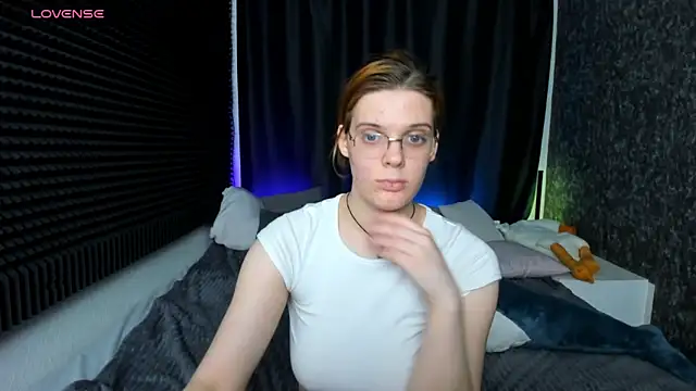 Snapshot of KIKI_Krash chatting on January 25, 2:03 pm KIKI Krash online show from January 25, 2:03 pm