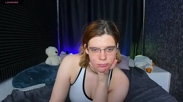 Snapshot of KIKI_Krash chatting on February 4, 1:48 pm KIKI Krash online show from February 4, 1:48 pm