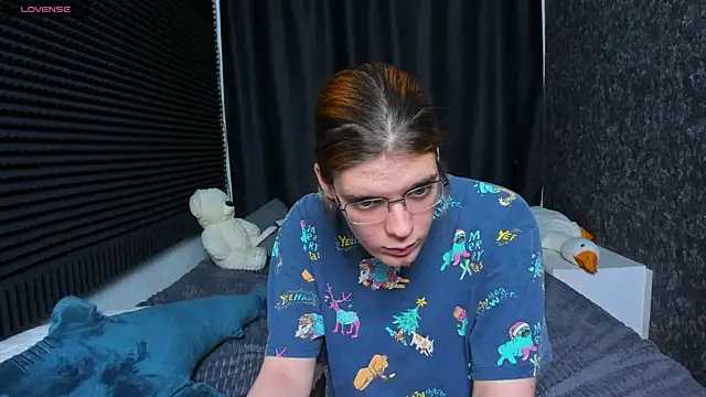 Snapshot of KIKI_Krash chatting on February 11, 1:09 pm KIKI Krash online show from February 11, 1:09 pm