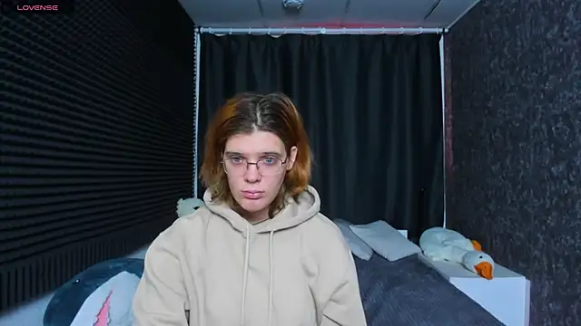 Snapshot of KIKI_Krash chatting on February 17, 10:07 am KIKI Krash online show from February 17, 10:07 am