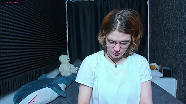 Snapshot of KIKI_Krash chatting on February 20, 10:27 am KIKI Krash online show from February 20, 10:27 am