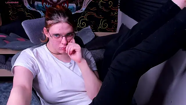 Snapshot of KIKI_Krash chatting on February 21, 4:48 pm KIKI Krash online show from February 21, 4:48 pm